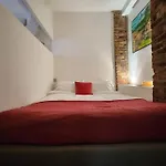 Charming Designer 1 Bed - Check Profile