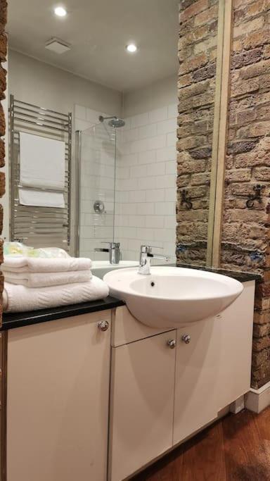 Charming Designer 1 Bed - Check Profile Appartamento *