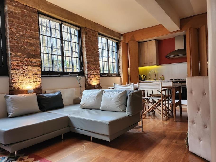Appartamento Charming Designer 1 Bed - Check Profile Londra